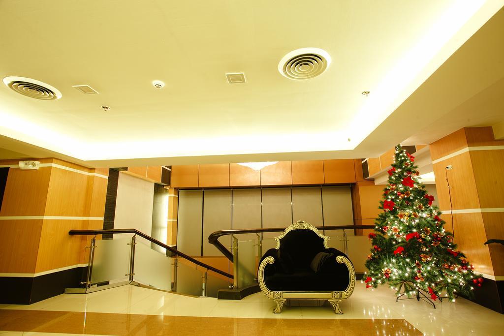 โรงแรมบิ๊ก 8 คอร์ปอเรท Tagum ภายนอก รูปภาพ