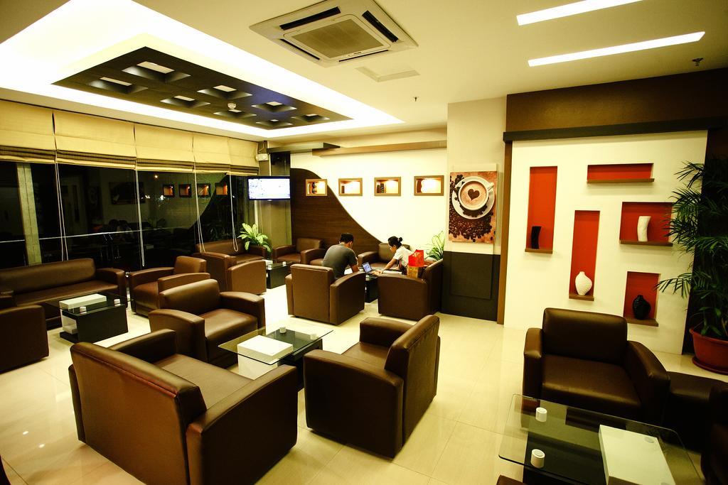 โรงแรมบิ๊ก 8 คอร์ปอเรท Tagum ภายนอก รูปภาพ