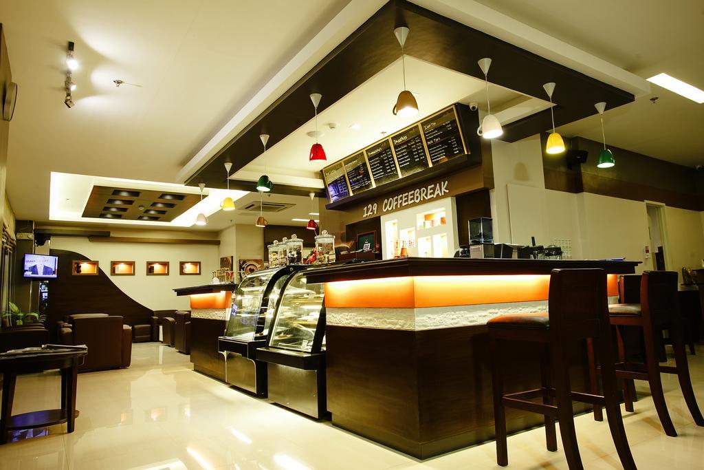 โรงแรมบิ๊ก 8 คอร์ปอเรท Tagum ภายนอก รูปภาพ