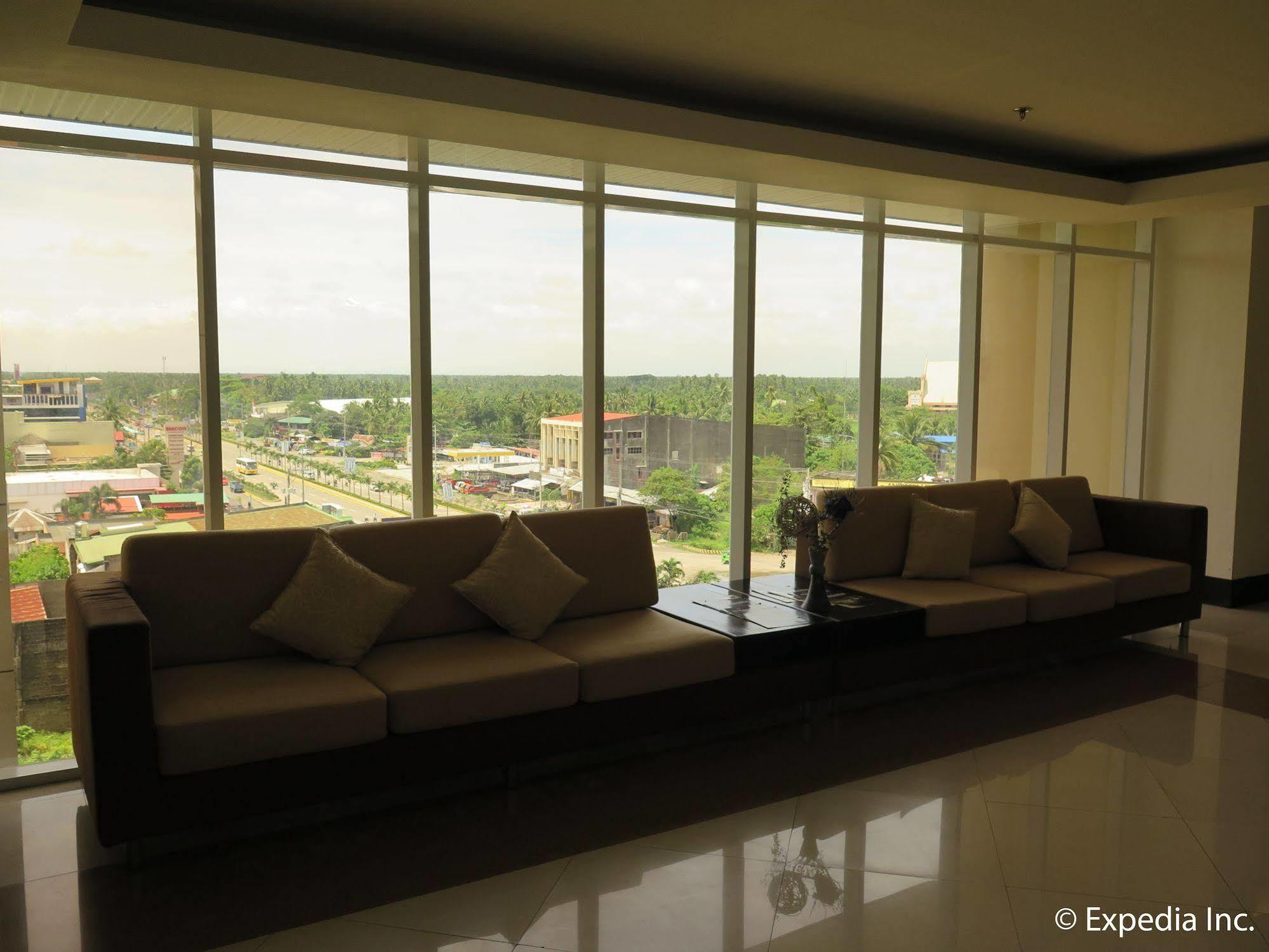 โรงแรมบิ๊ก 8 คอร์ปอเรท Tagum ภายนอก รูปภาพ