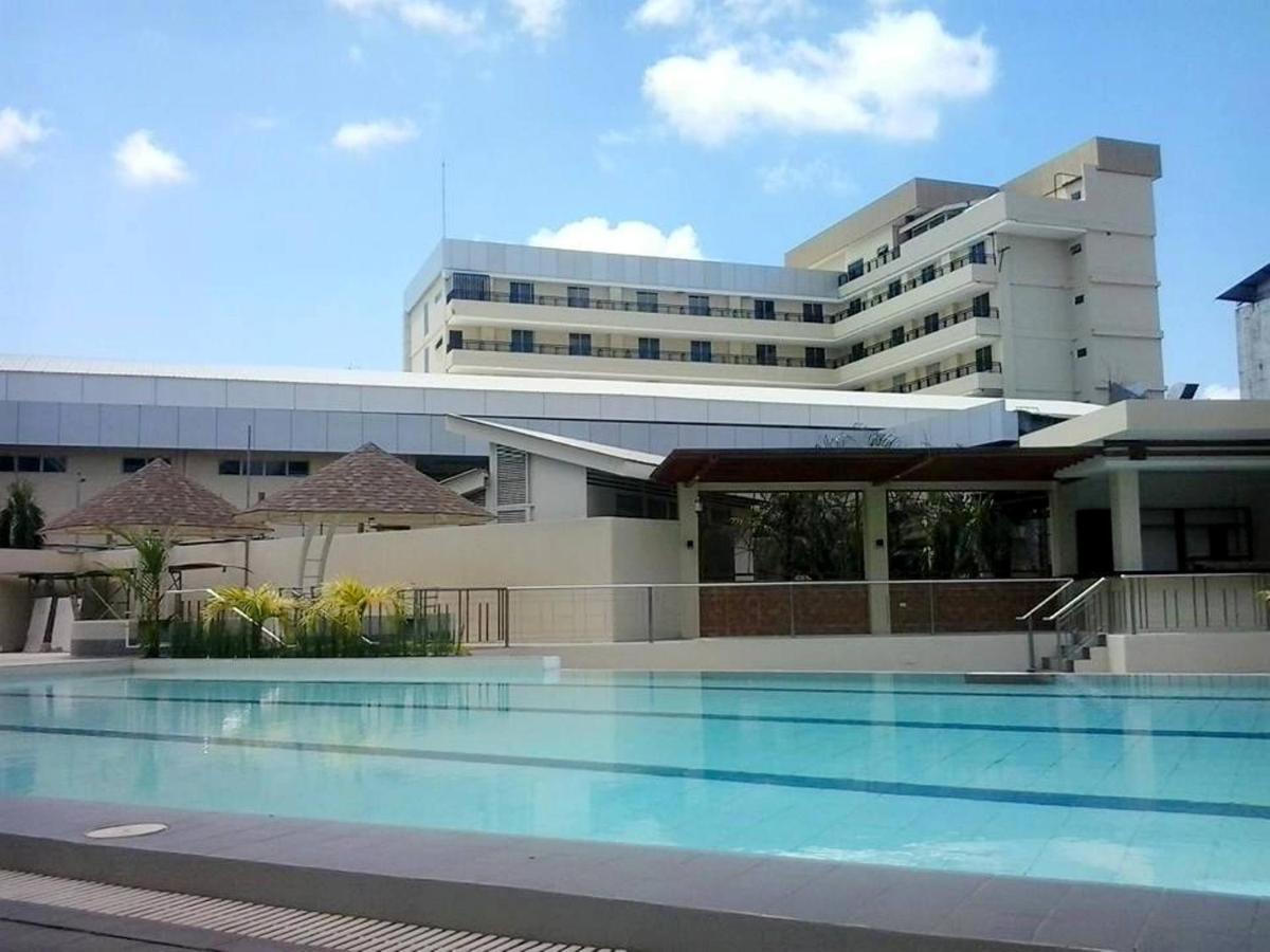 โรงแรมบิ๊ก 8 คอร์ปอเรท Tagum ภายนอก รูปภาพ